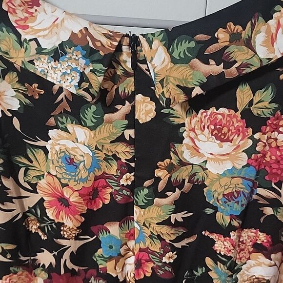 Retro Floral Dress - Picture 4 of 6